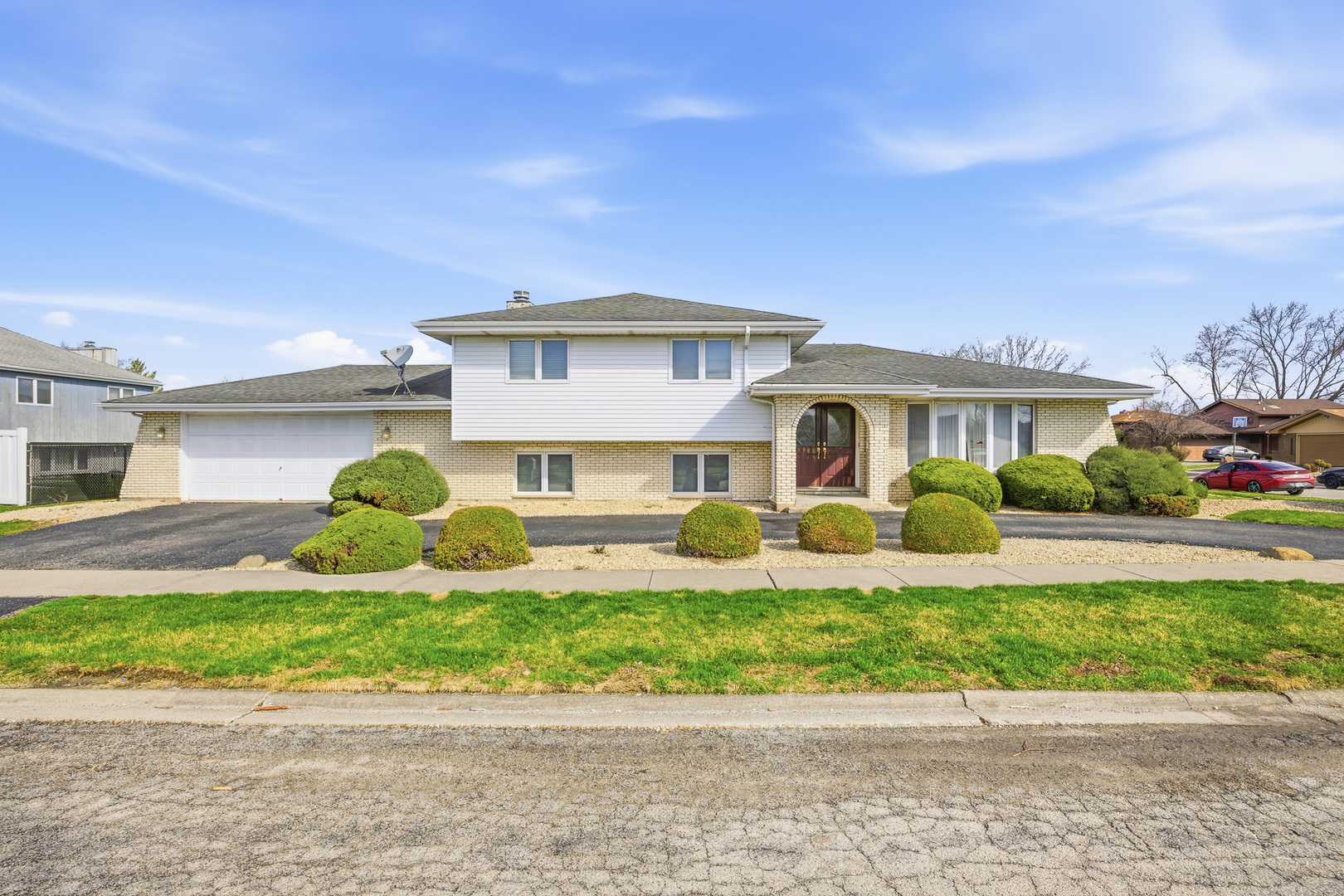 20152 Juniper Avenue