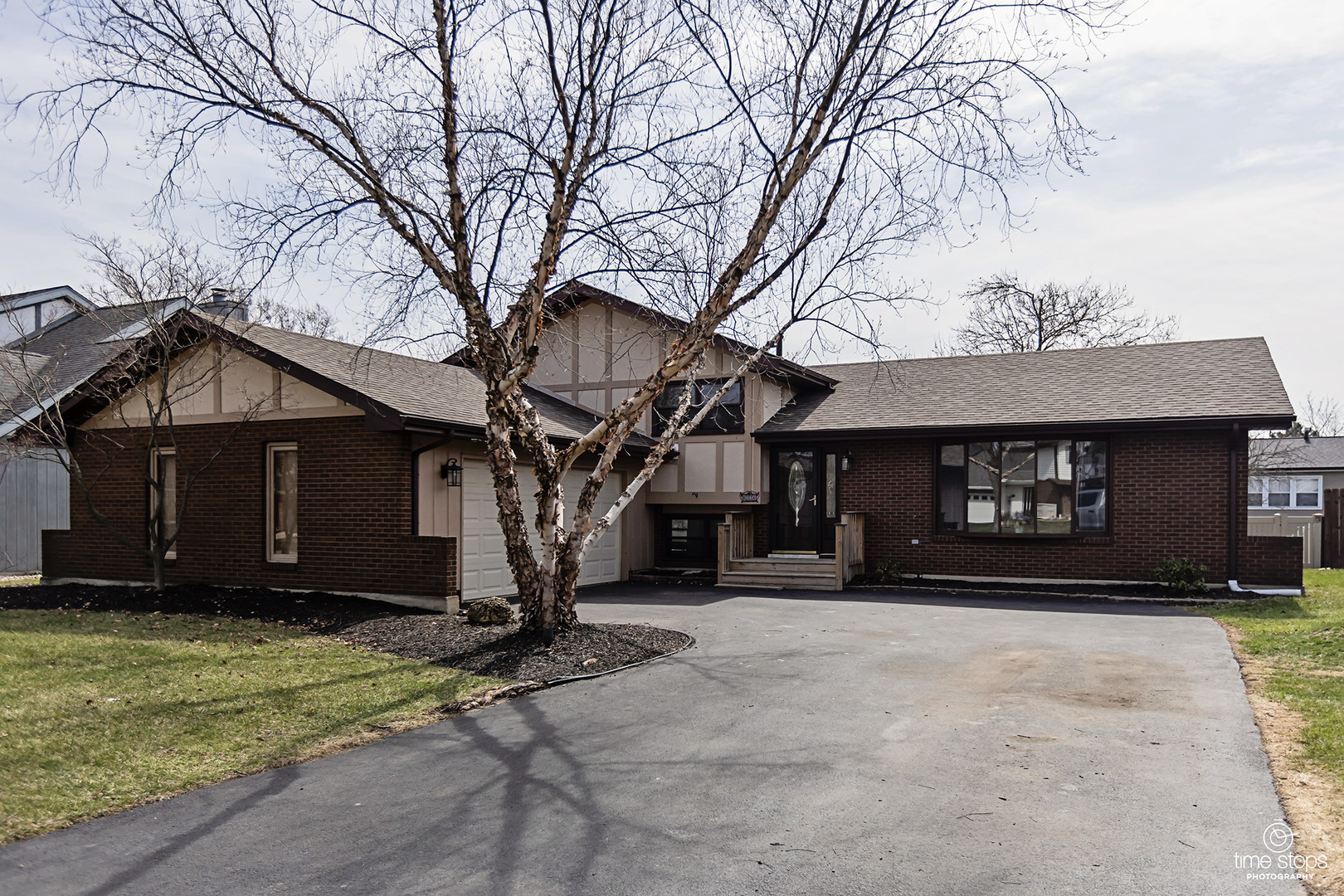 8336 Mending Wall Drive