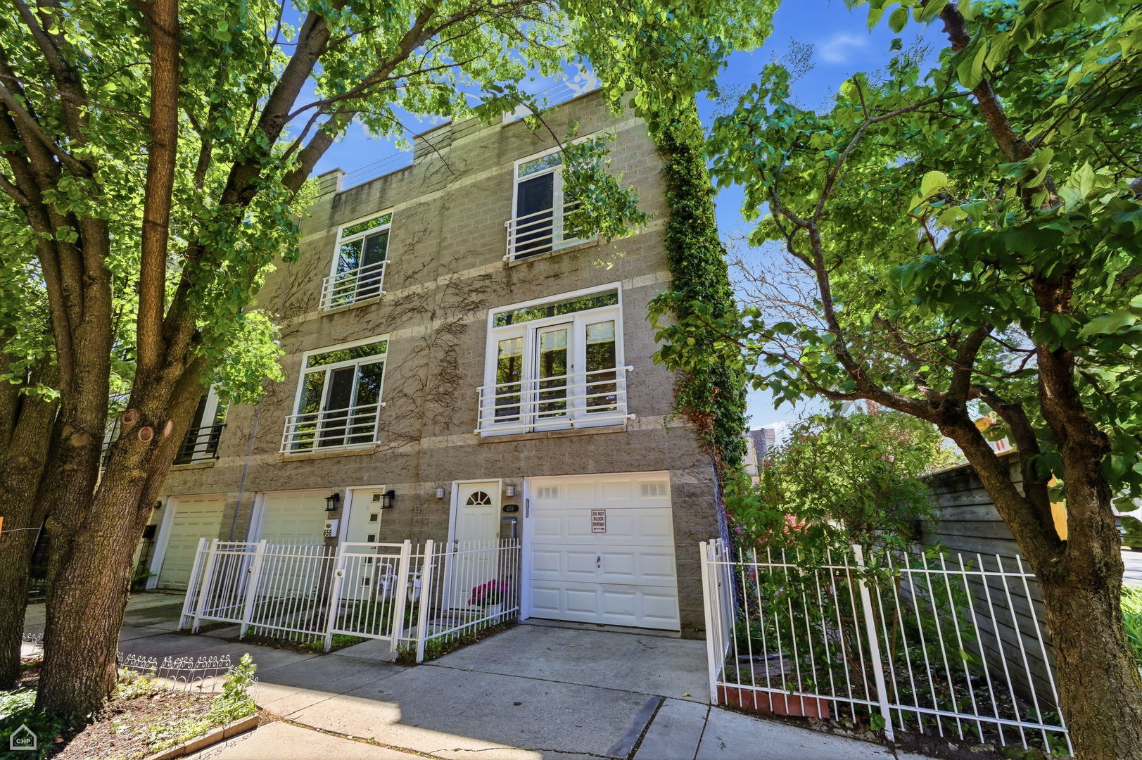 658 Armour Street