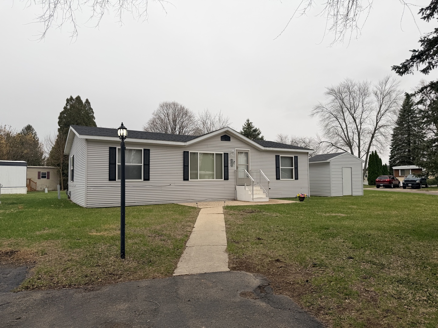 4004 Bluff Drive