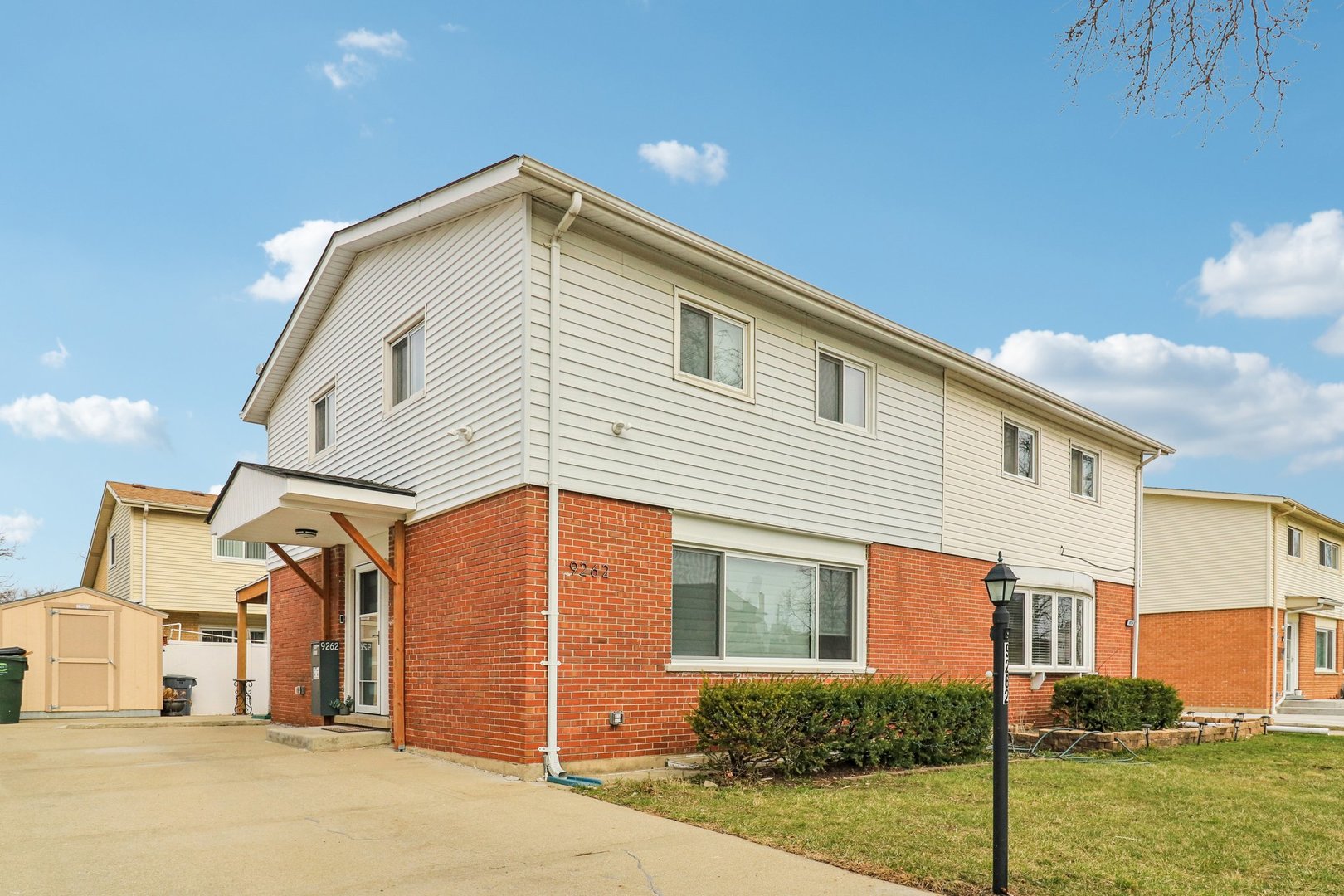9262 Woodland Drive