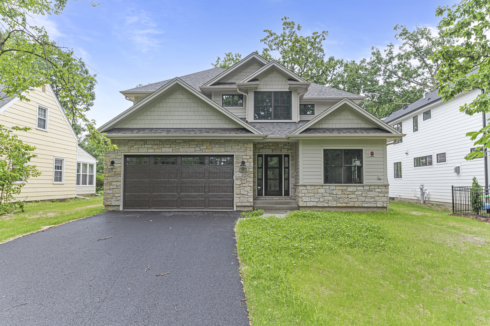 1672 Huntington Lane