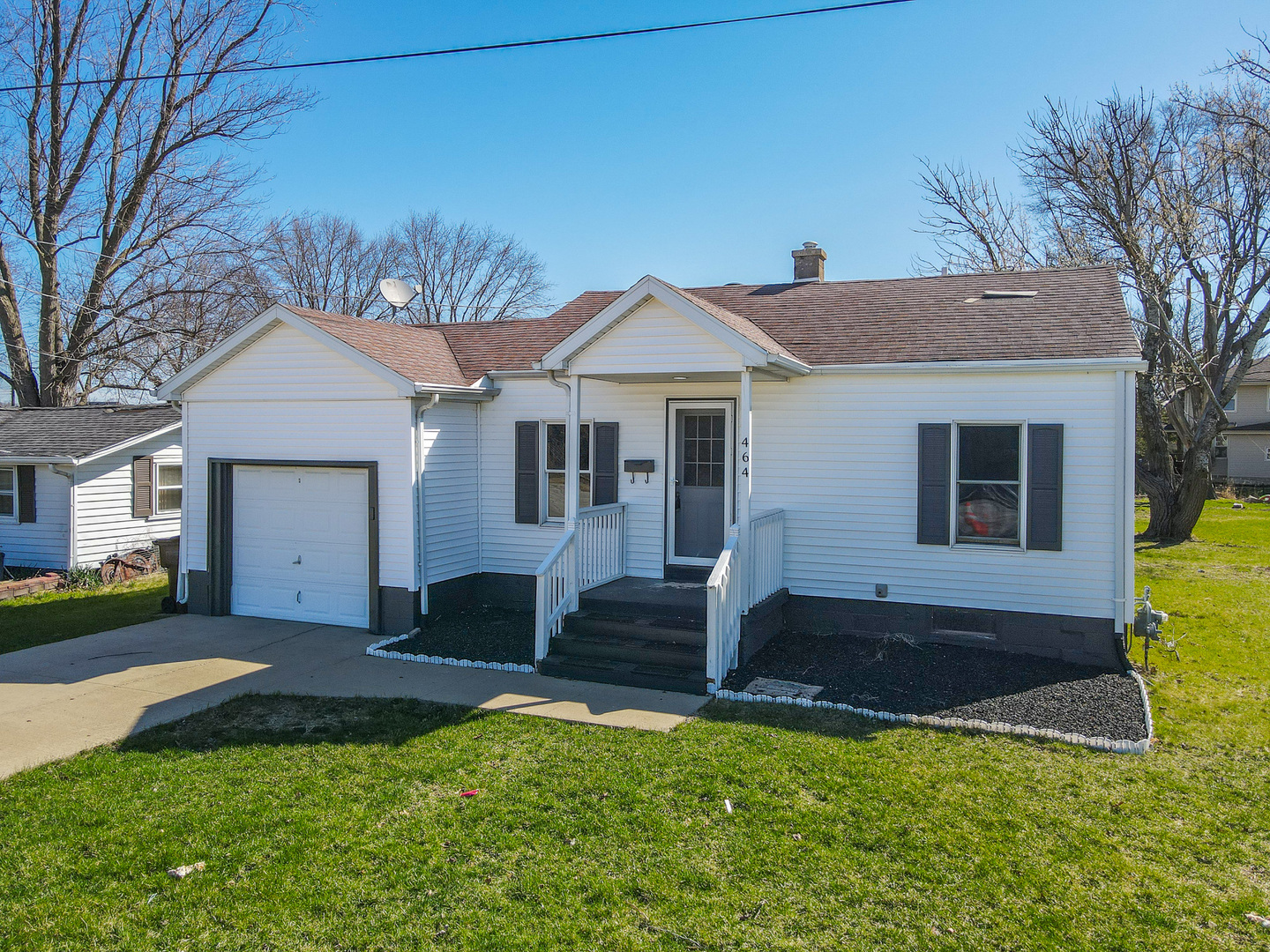 464 Maple Street