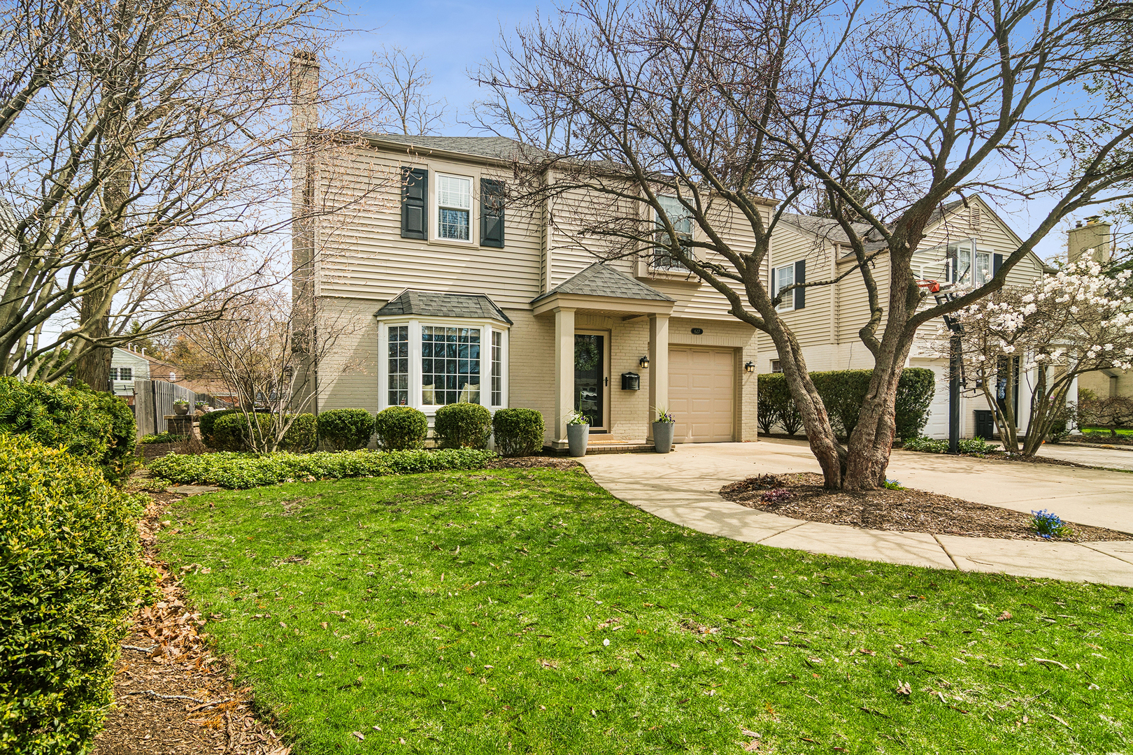 627 Lincoln Lane
