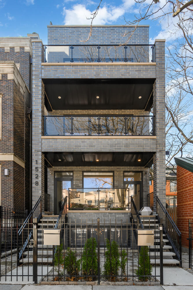 1528 Elk Grove Avenue