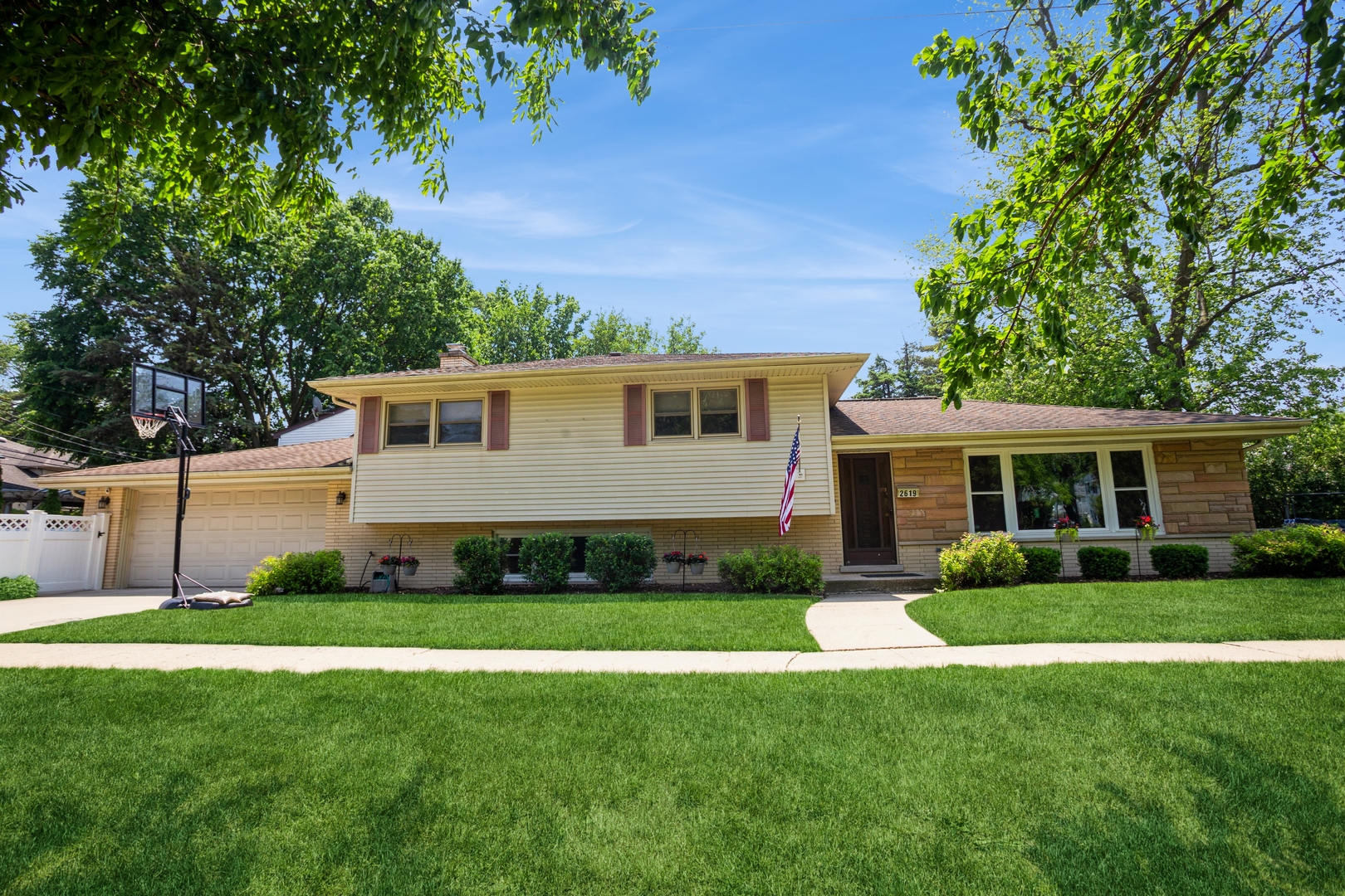 2619 Manor Lane
