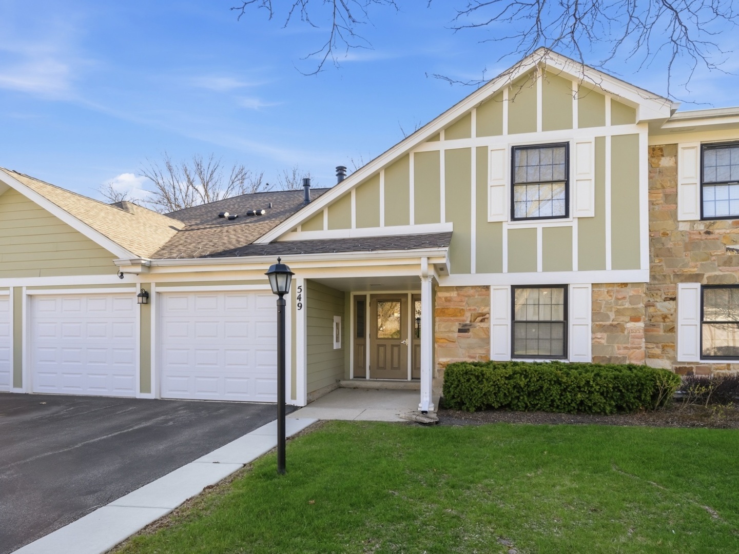549 Williamsburg Court