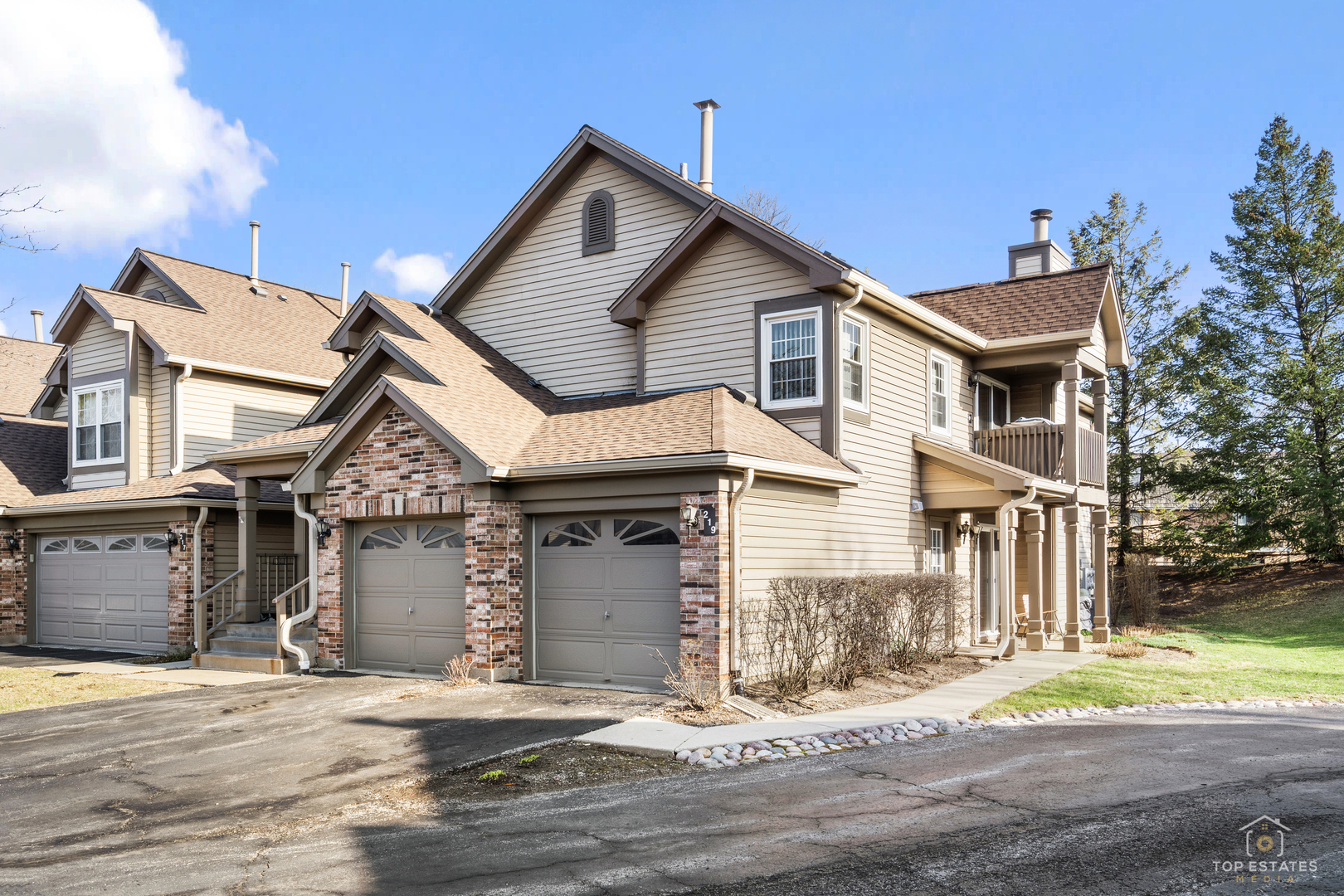 219 Old Oak Court