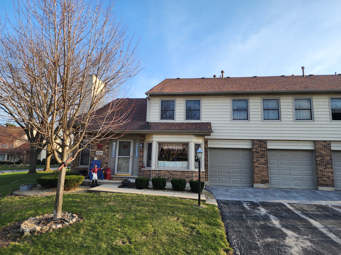 9249 Cliffside Lane