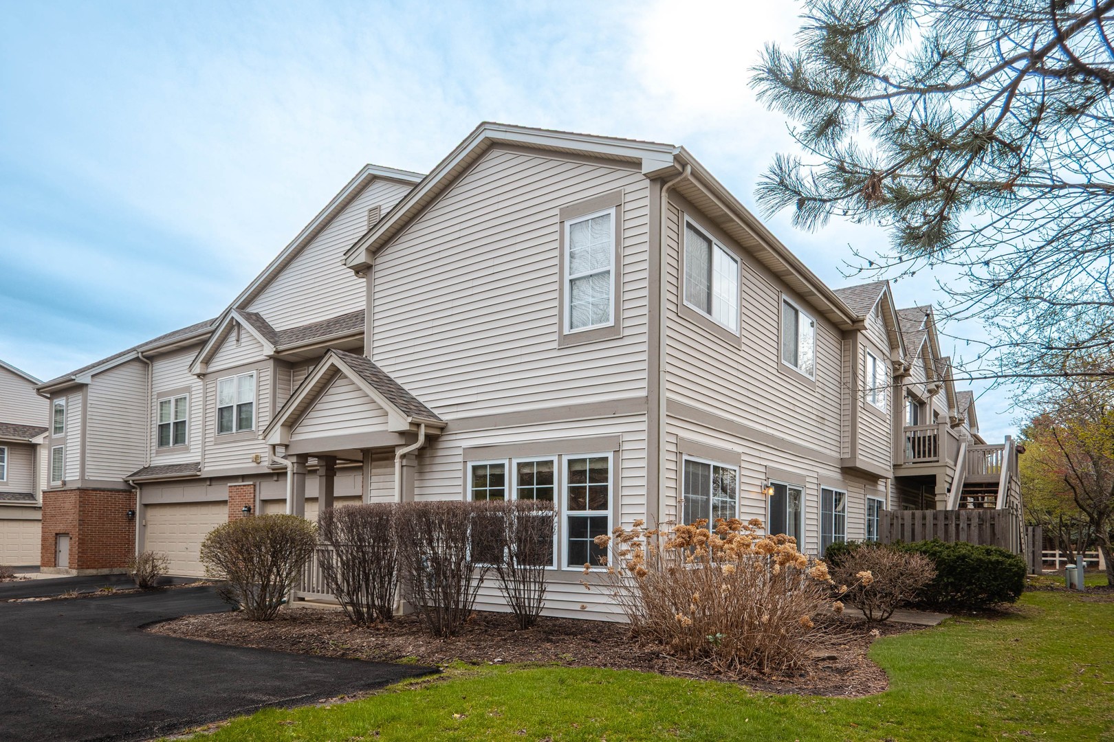 2123 Vanderbilt Drive