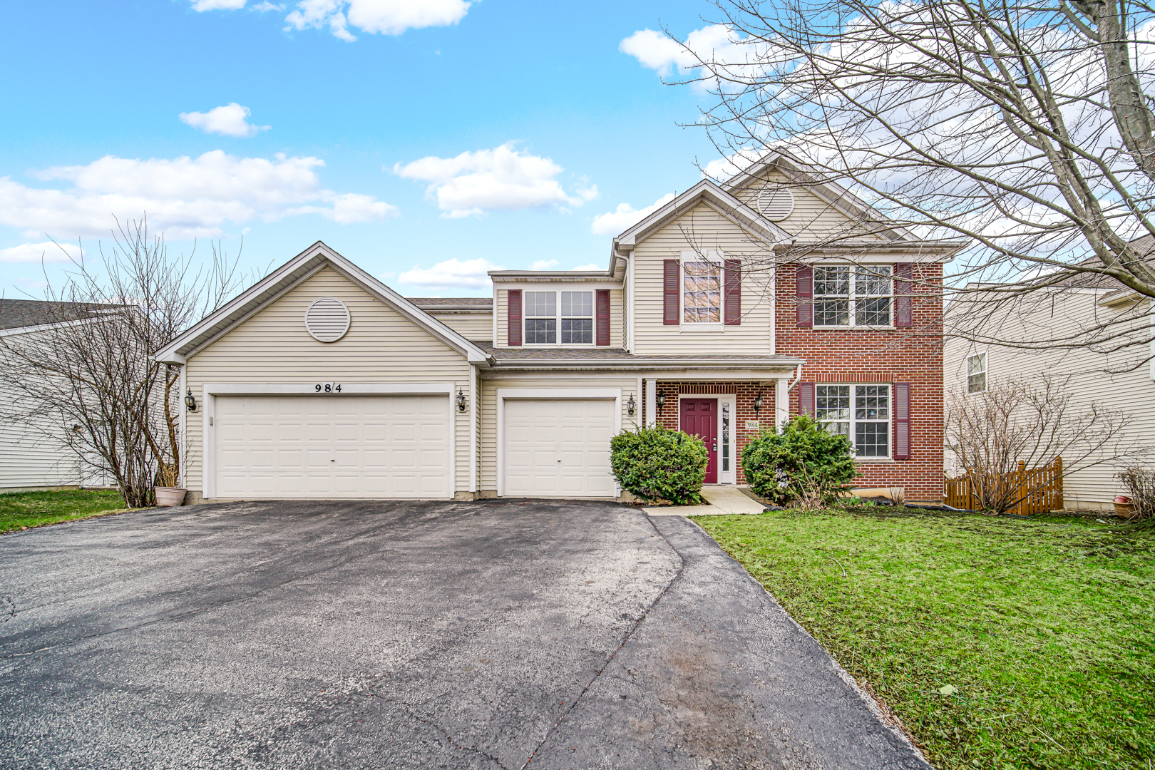 984 Ashbrook Circle