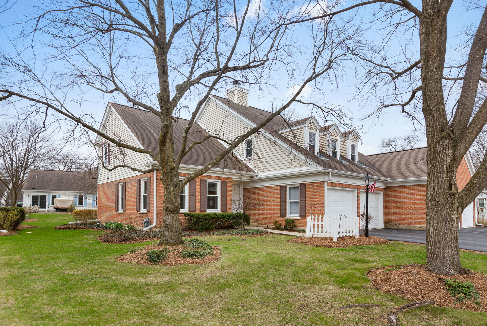 803 Willow Hills Lane