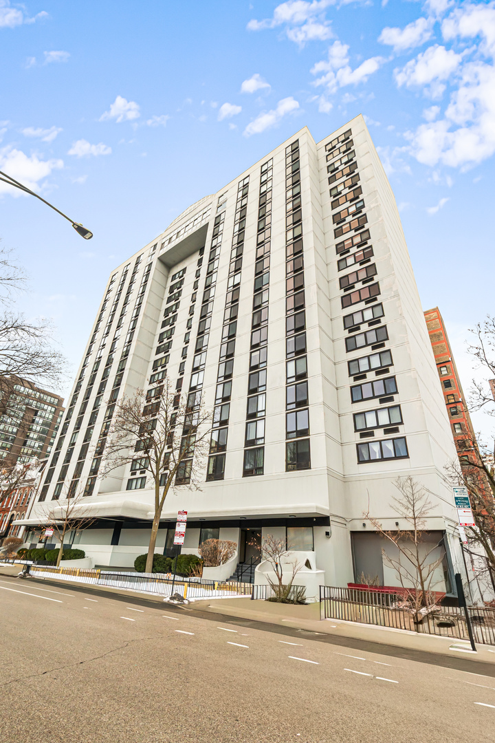 1221 DEARBORN Street