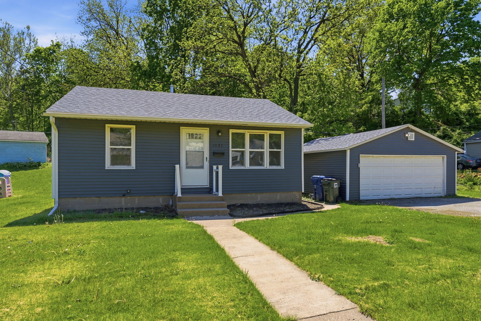 1523 Kirkwood Boulevard