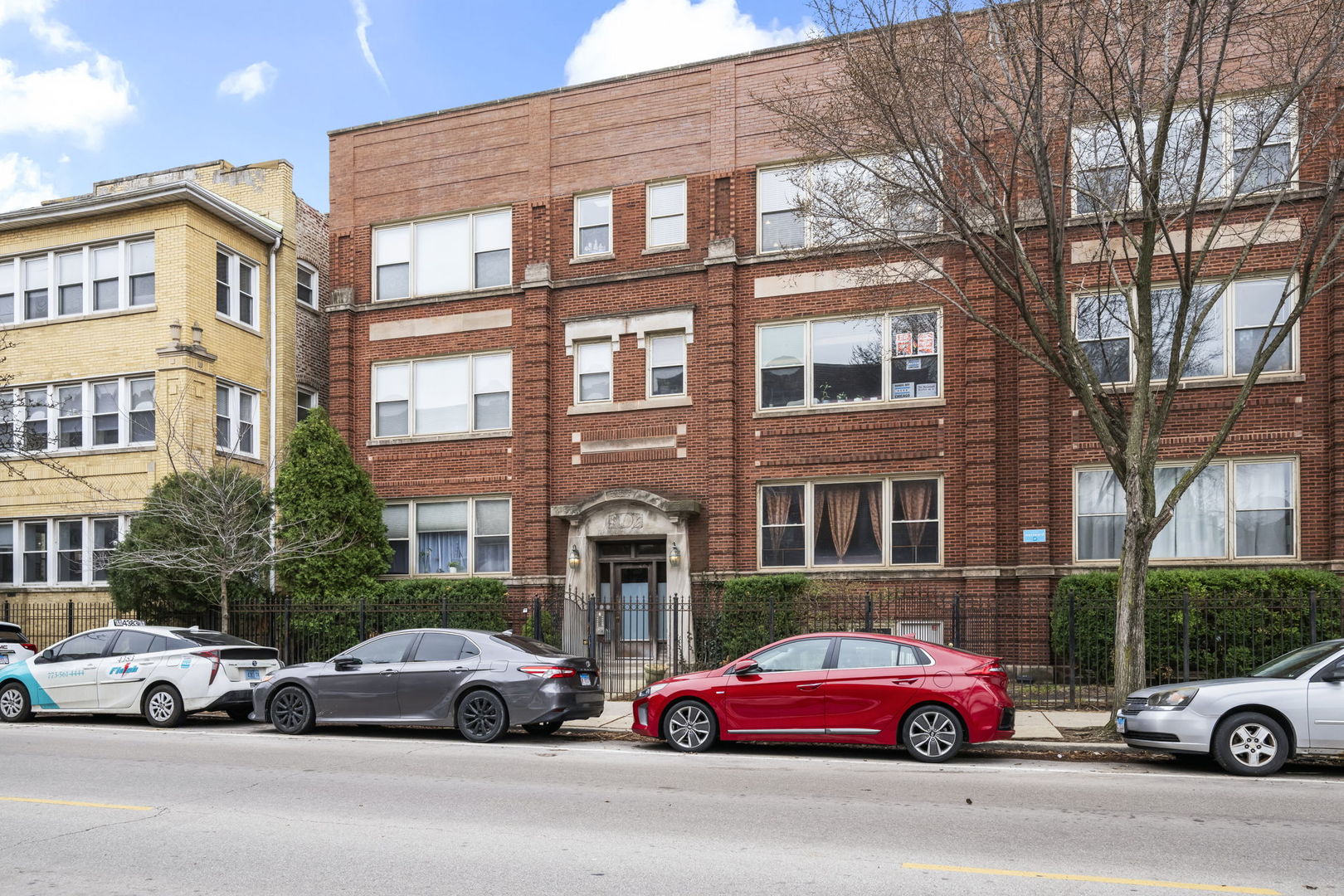 829 Lawrence Avenue