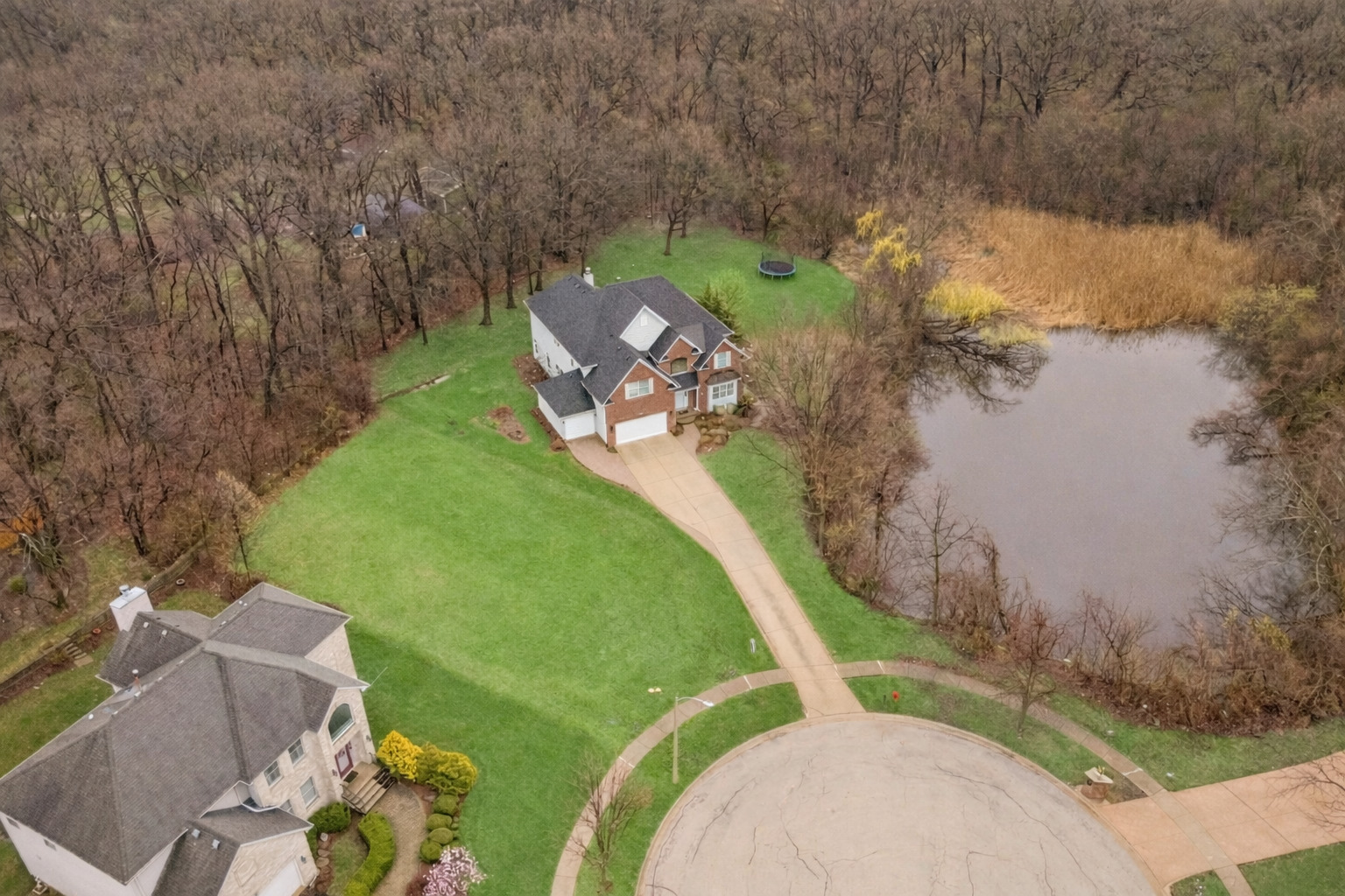 9025 Darien Woods Court