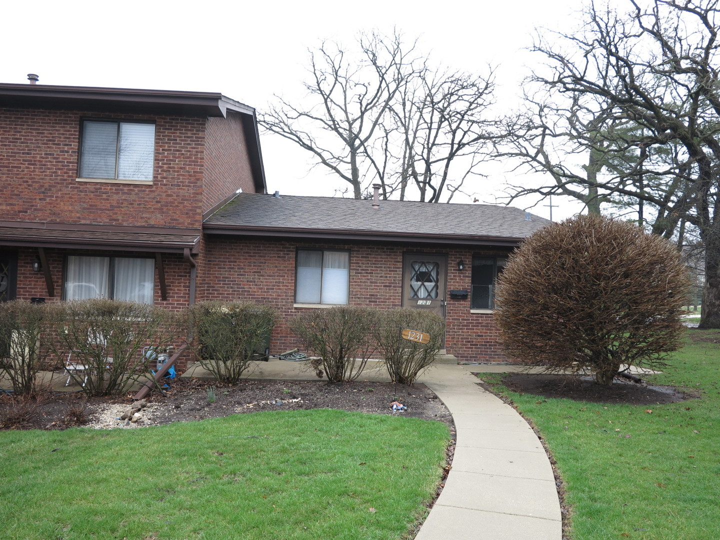 1231 Geneva Lane