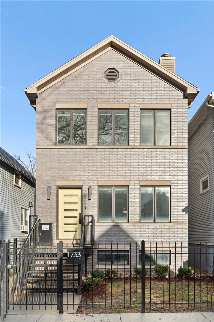 1733 Troy Street