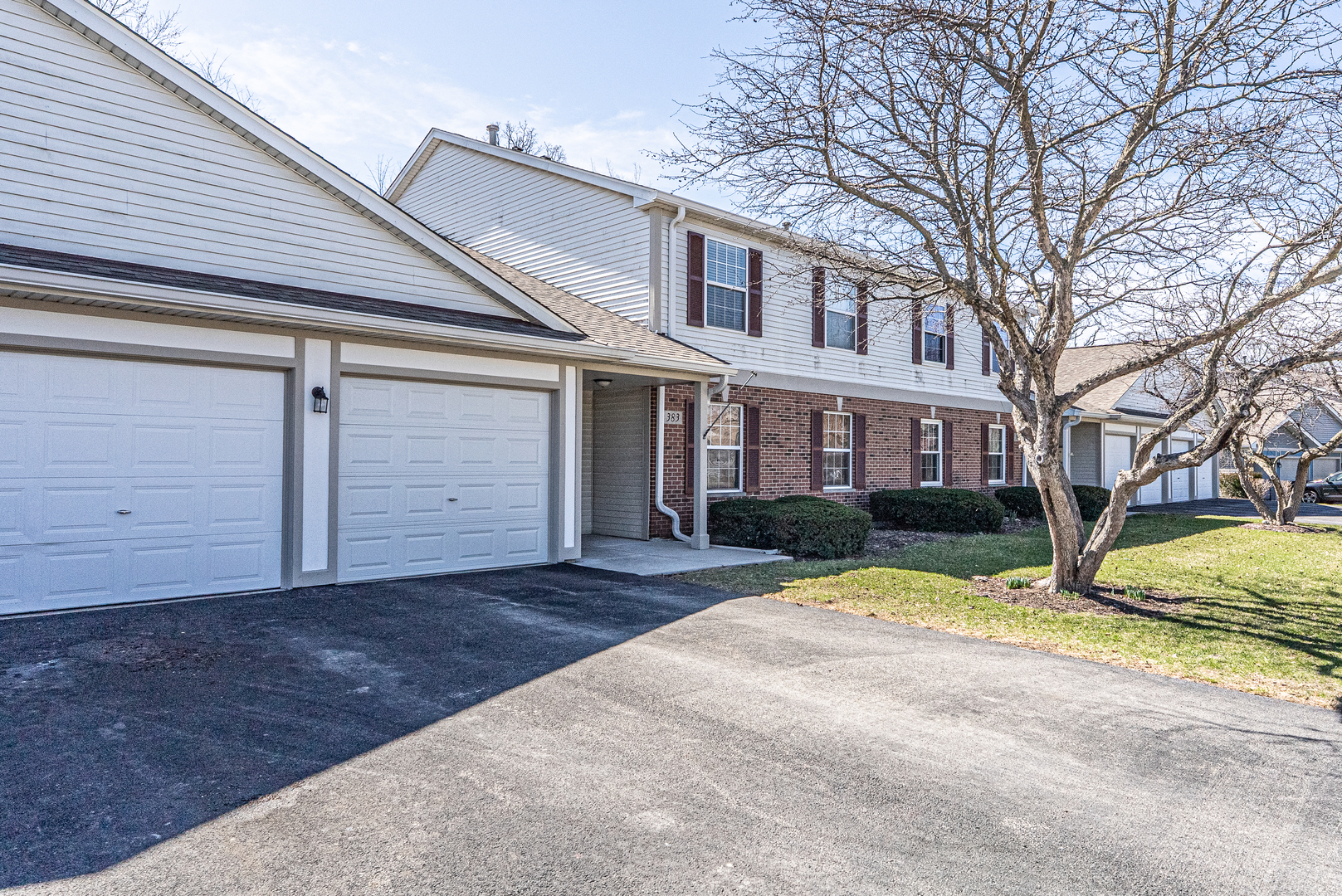 383 WOODVIEW Circle