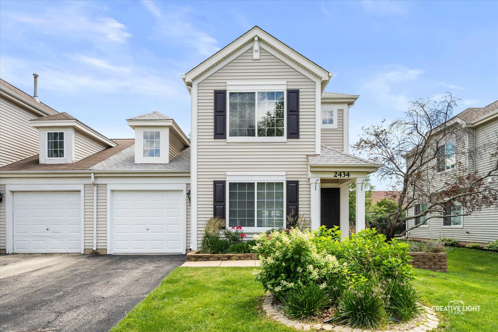 2434 Roxbury Lane