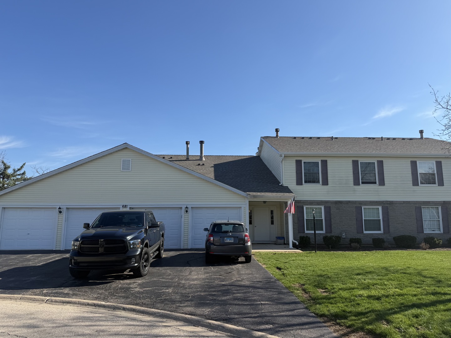 681 Thorntree Court