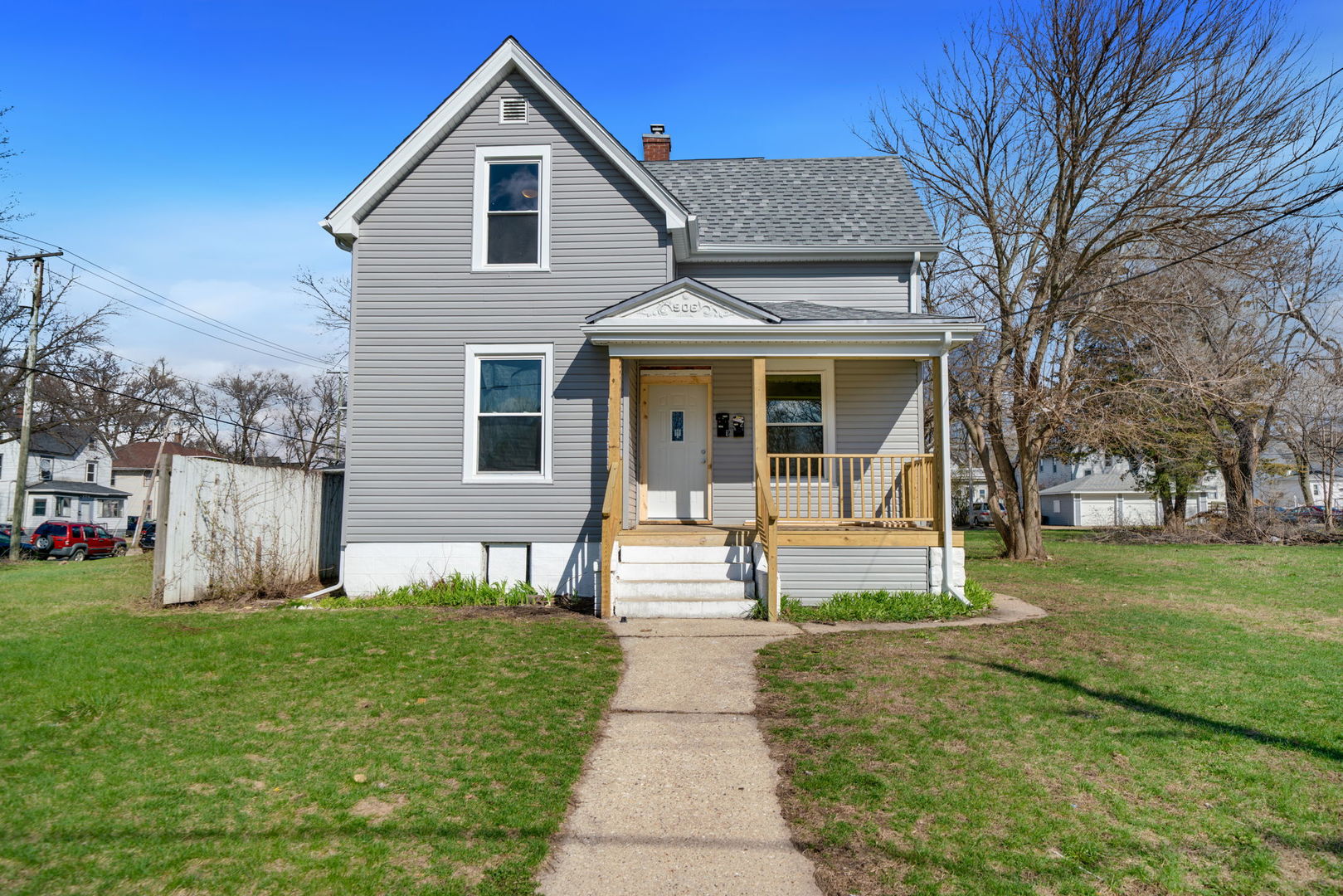 906 S 5th Street