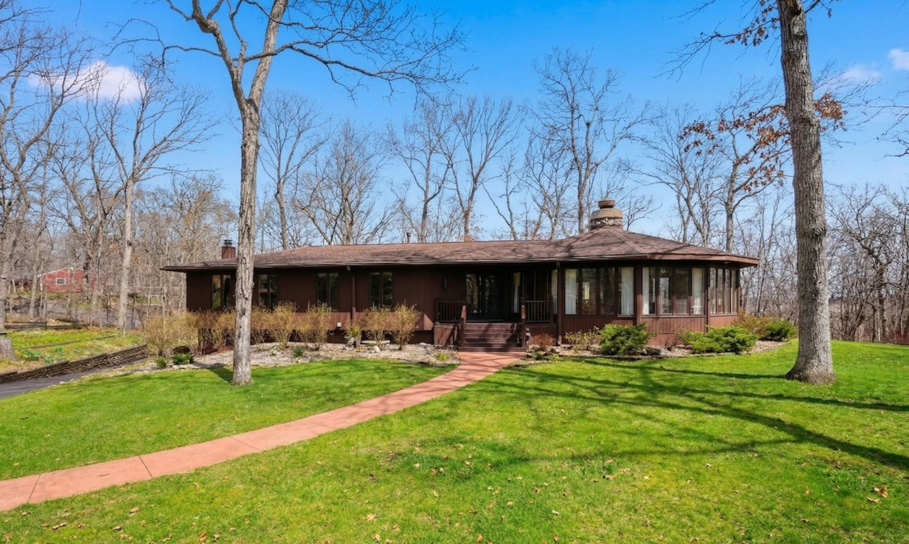 380 Center Road
