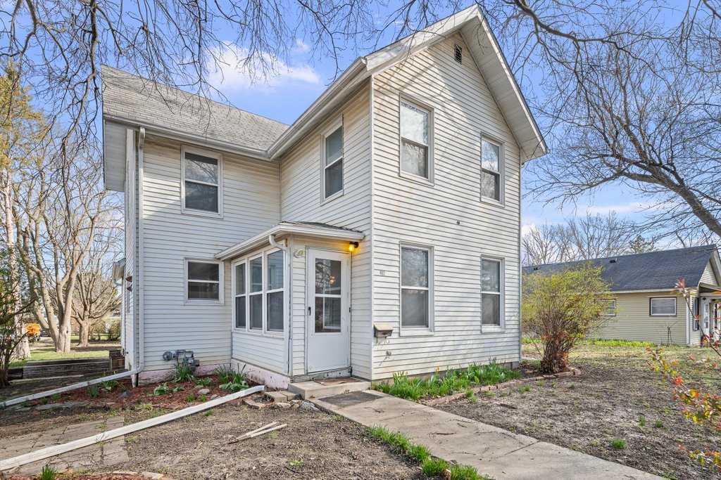 402 E Pleasant Street