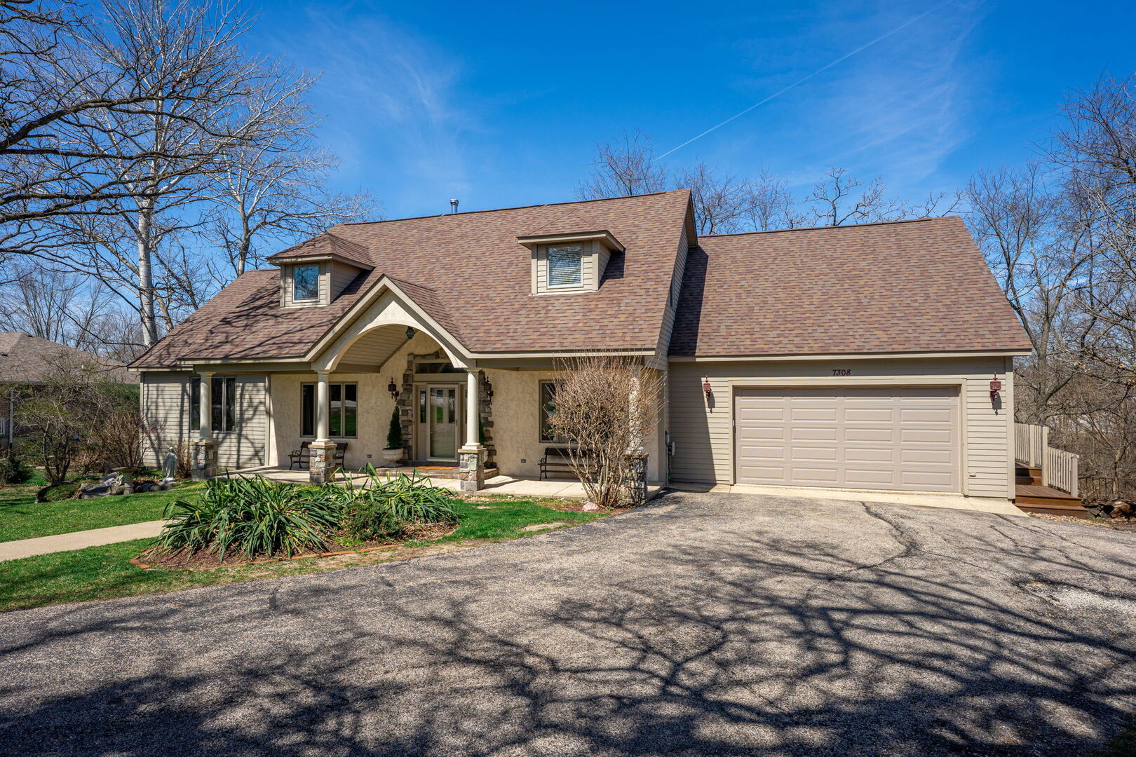 7308 Beach Court