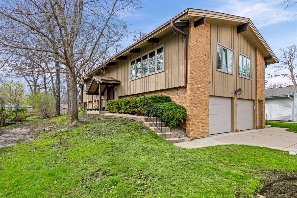 2374 Westwood Lane