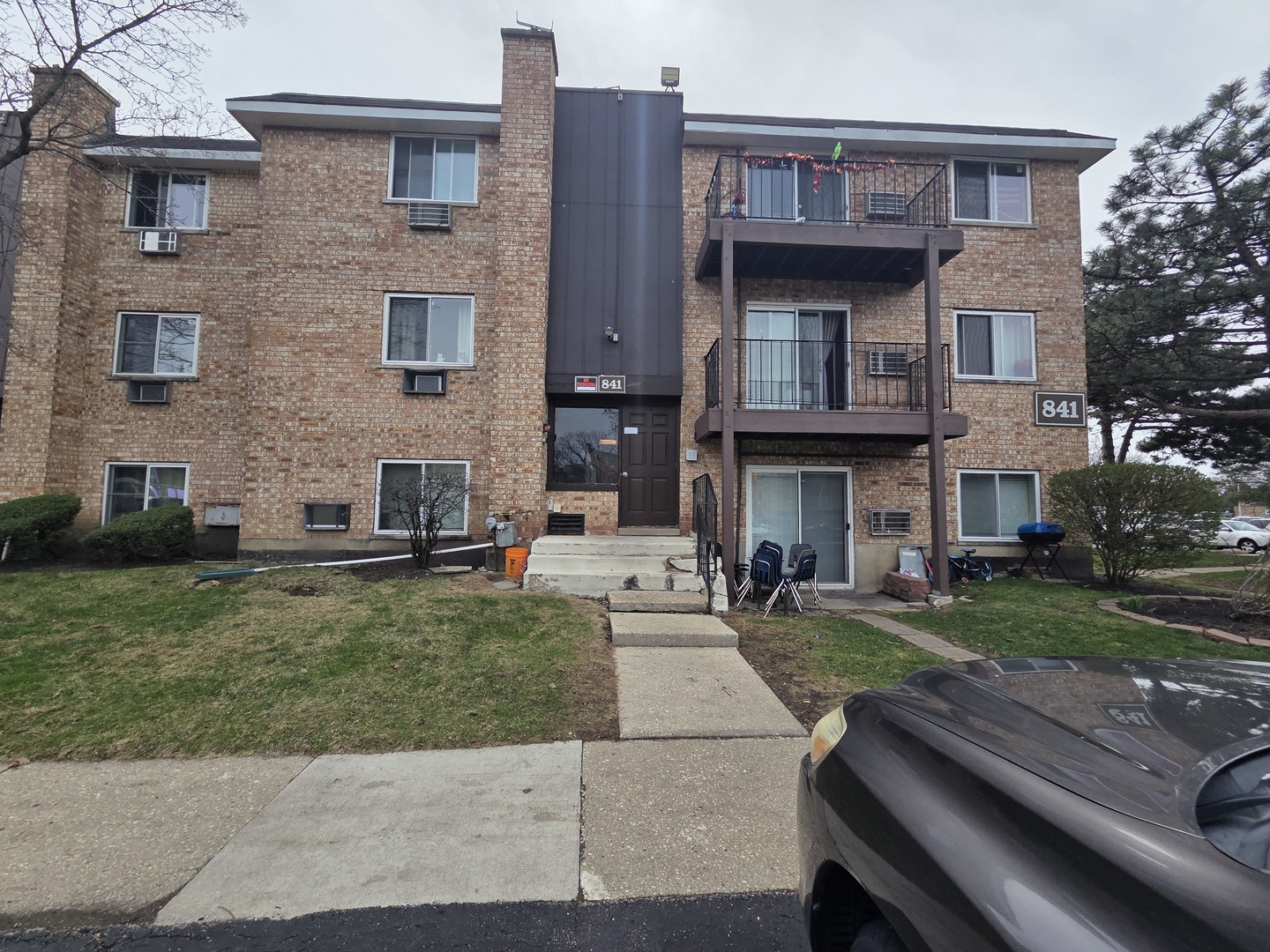 841 college Boulevard
