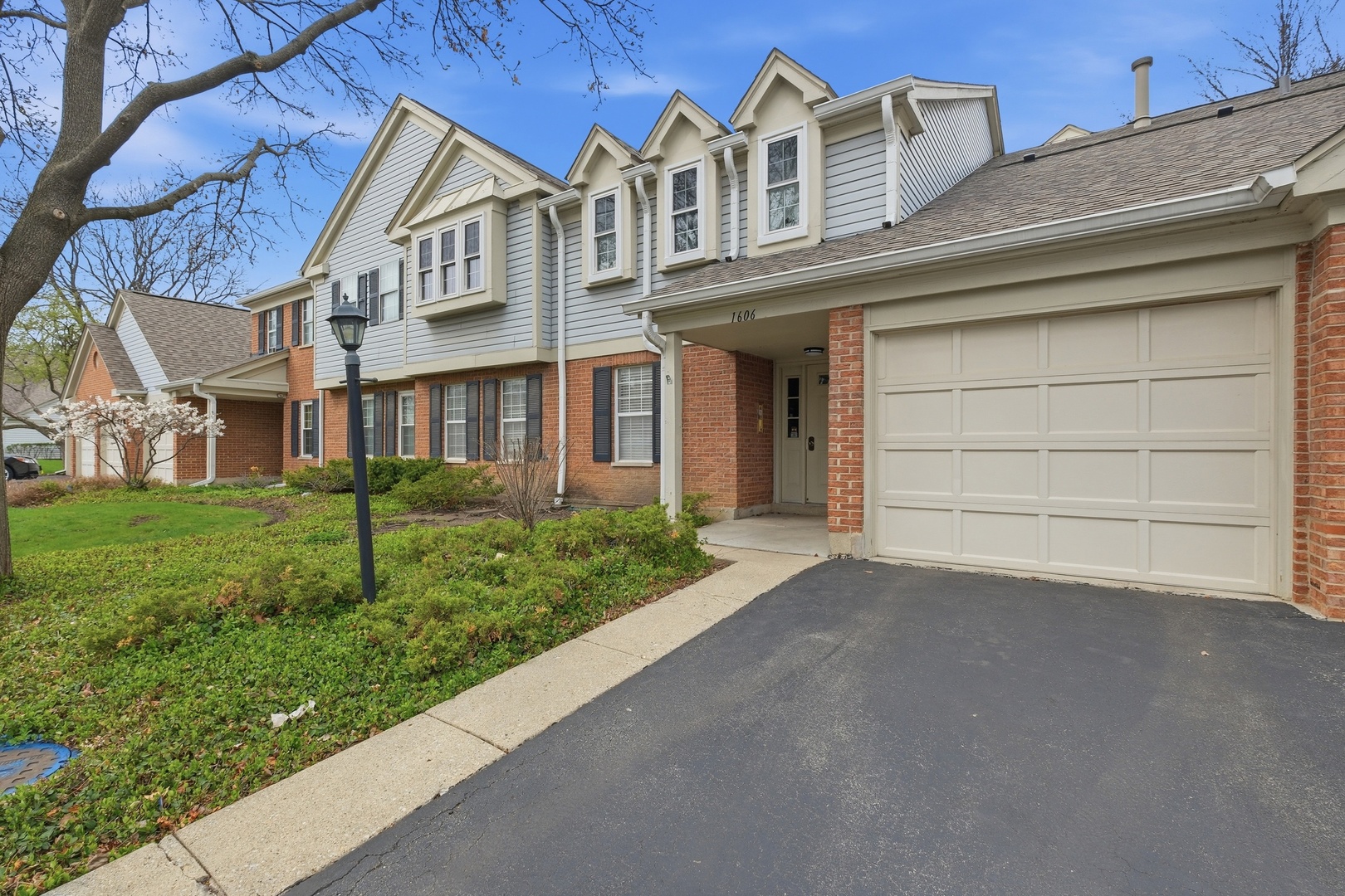 1606 PENNSBURY Court