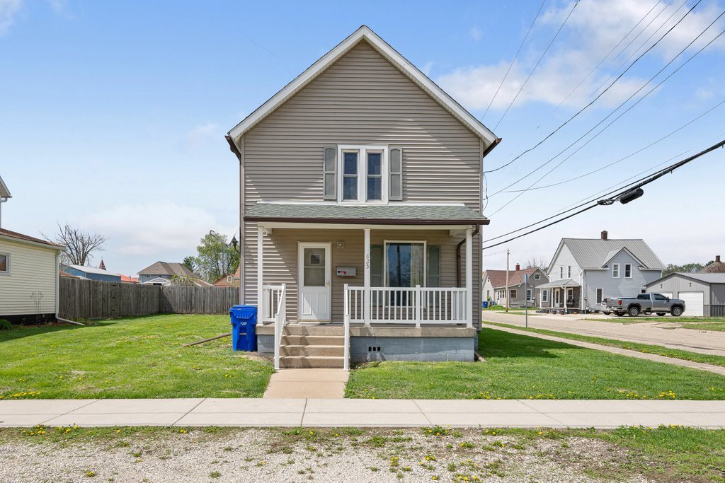 825 Burr Street