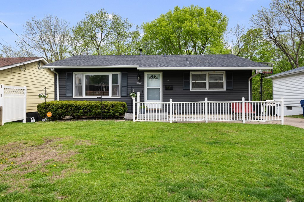 2122 Cody Street