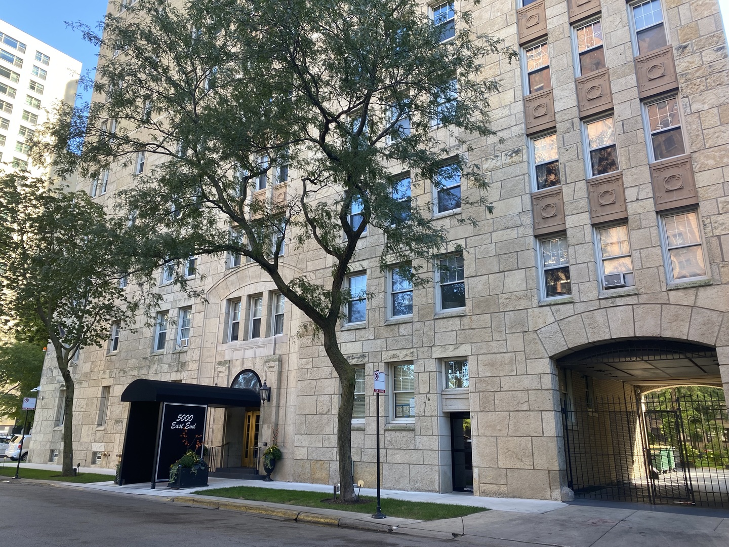 5000 East End Avenue