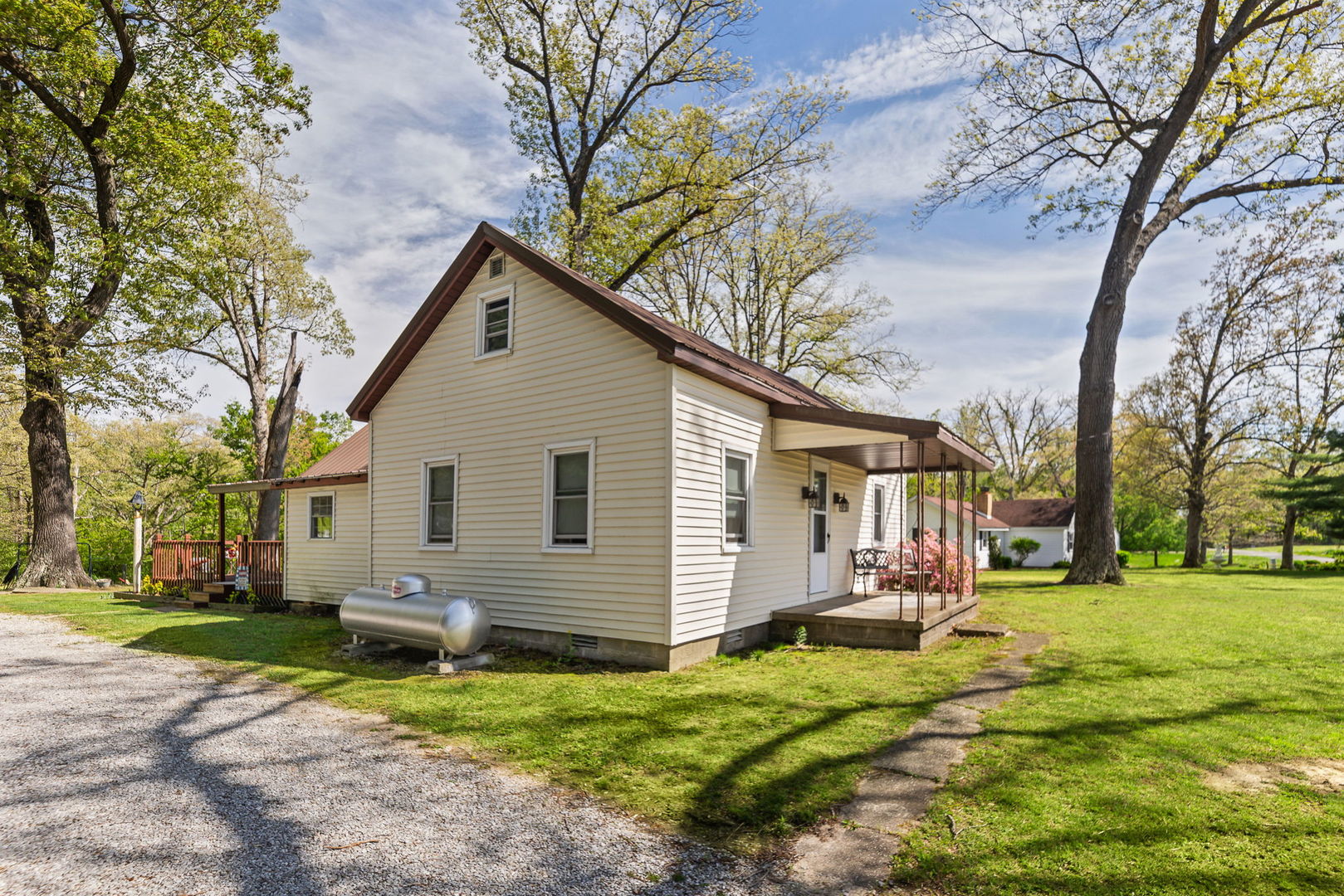 1140 Race Track Road