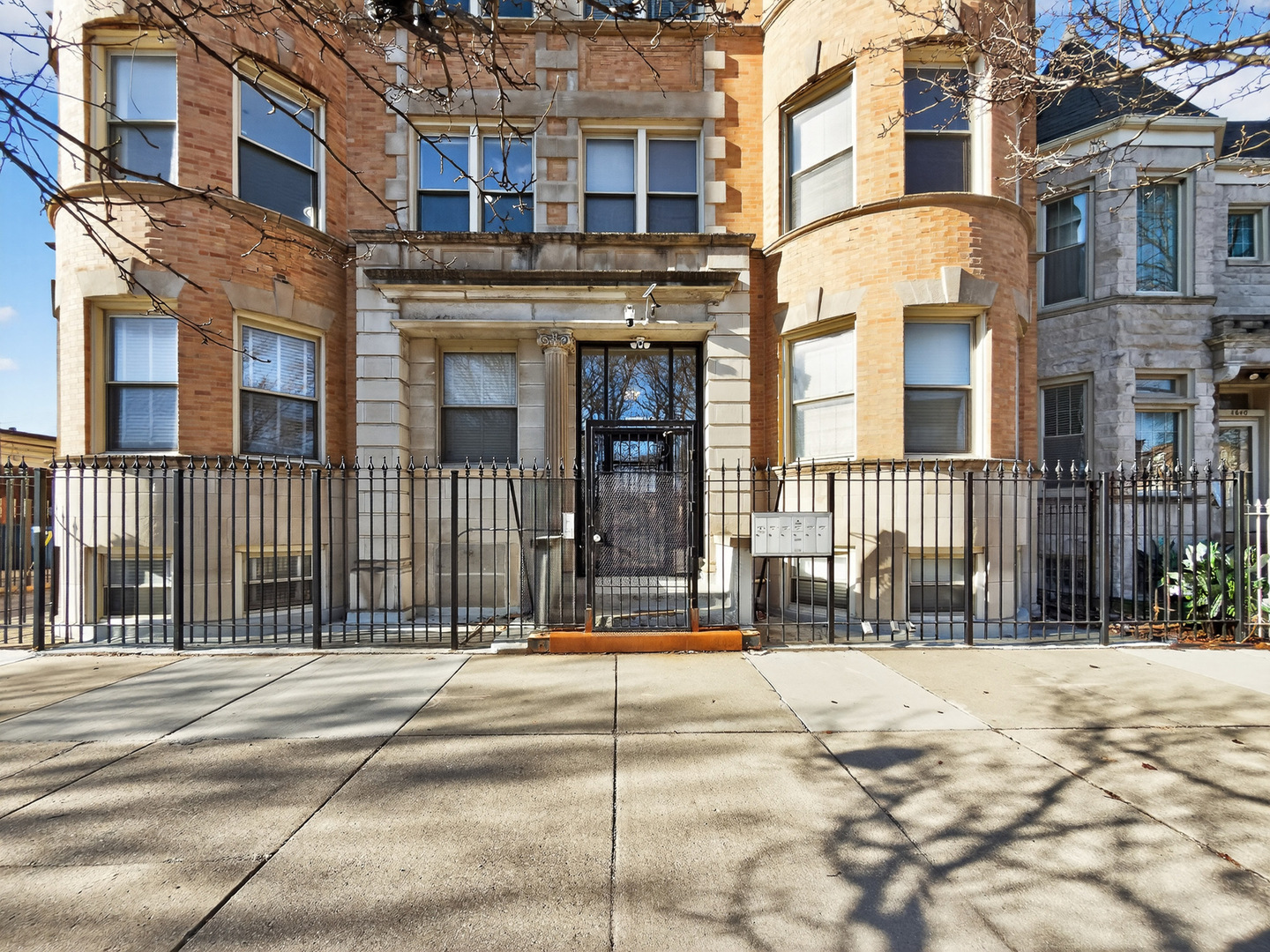 4646 PRAIRIE Avenue