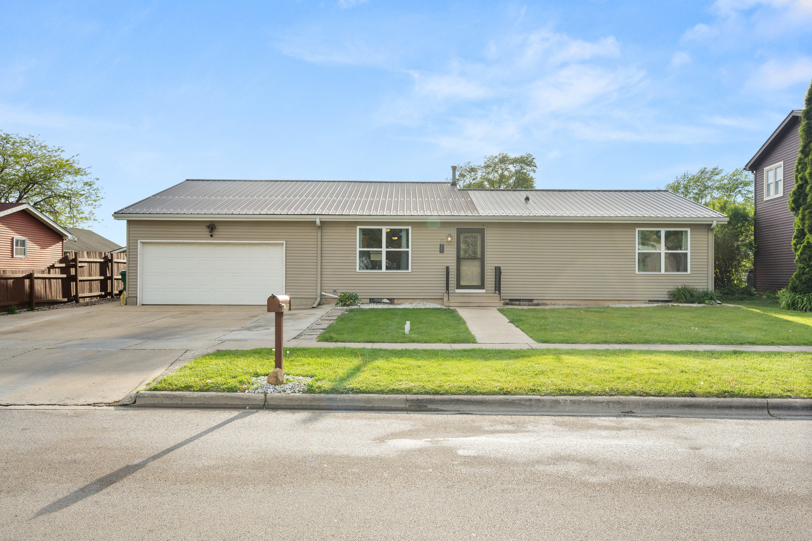 1605 Longwood Drive