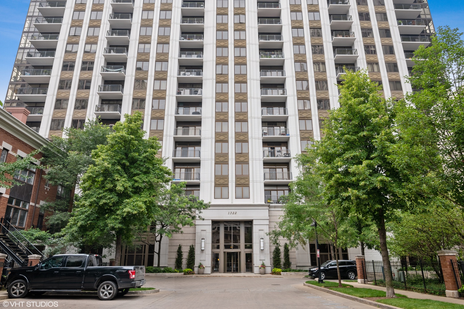 1322 PRAIRIE Avenue