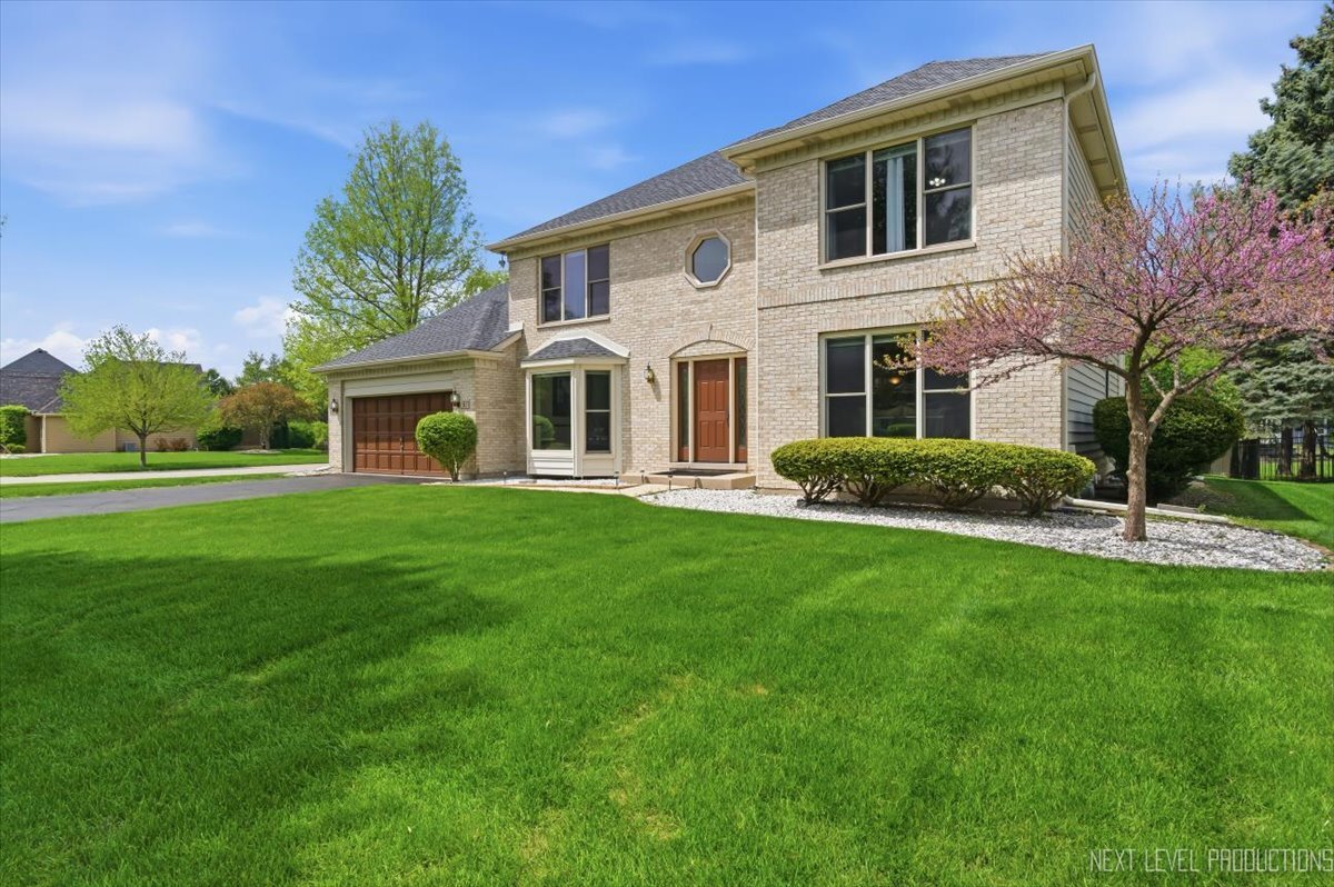 301 Stoneleigh Lane
