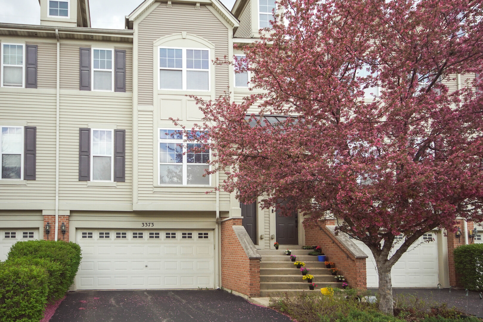 3373 Kentshire Circle