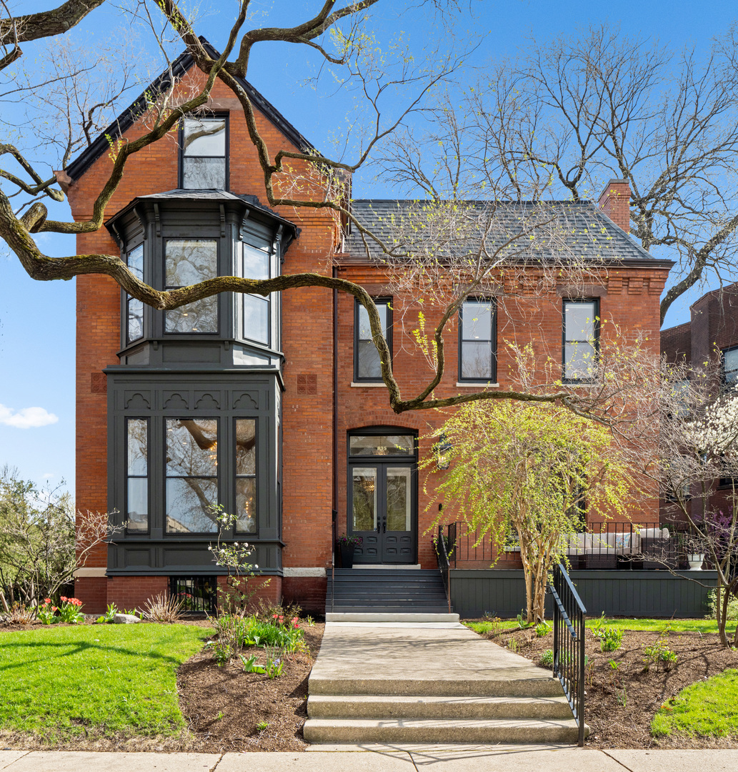 835 Chalmers Place