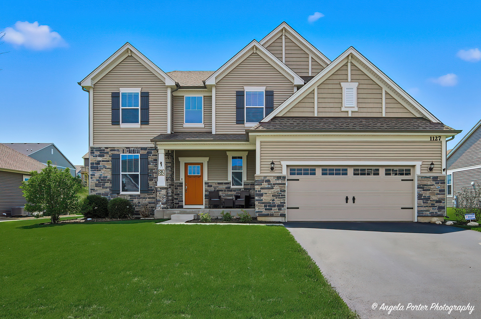 1127 Williamsbury Drive