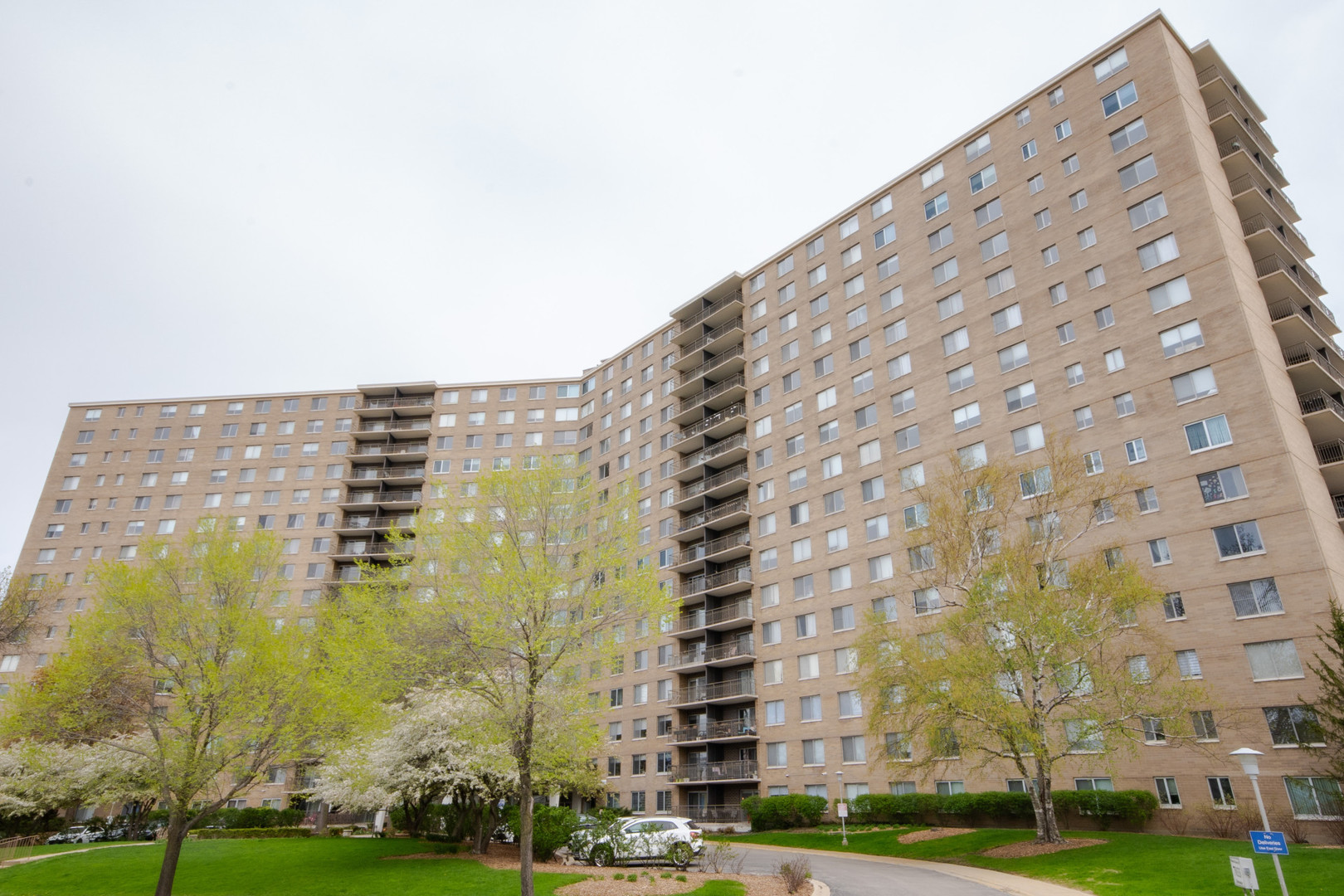 7033 KEDZIE Avenue