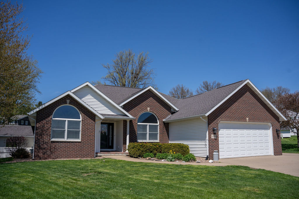 802 Grant Court