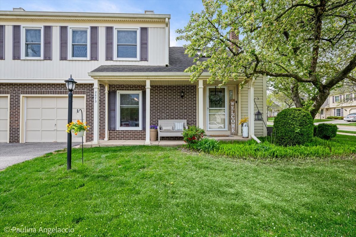 2673 COLLEGE HILL Circle
