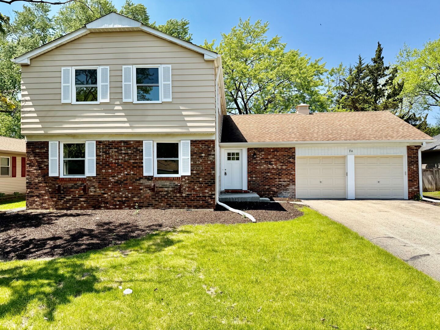 711 Woodhollow Lane