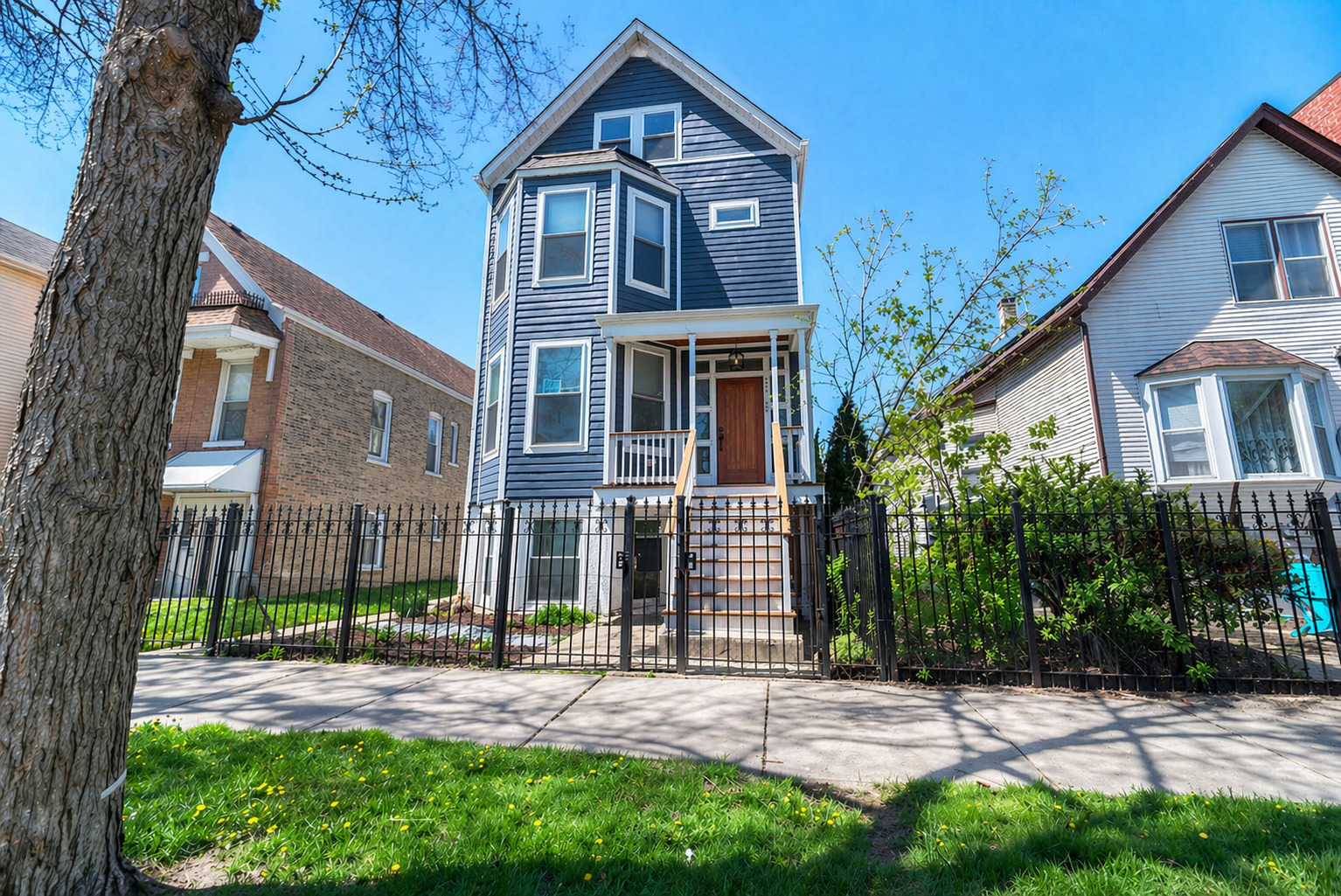 2838 Hamlin Avenue