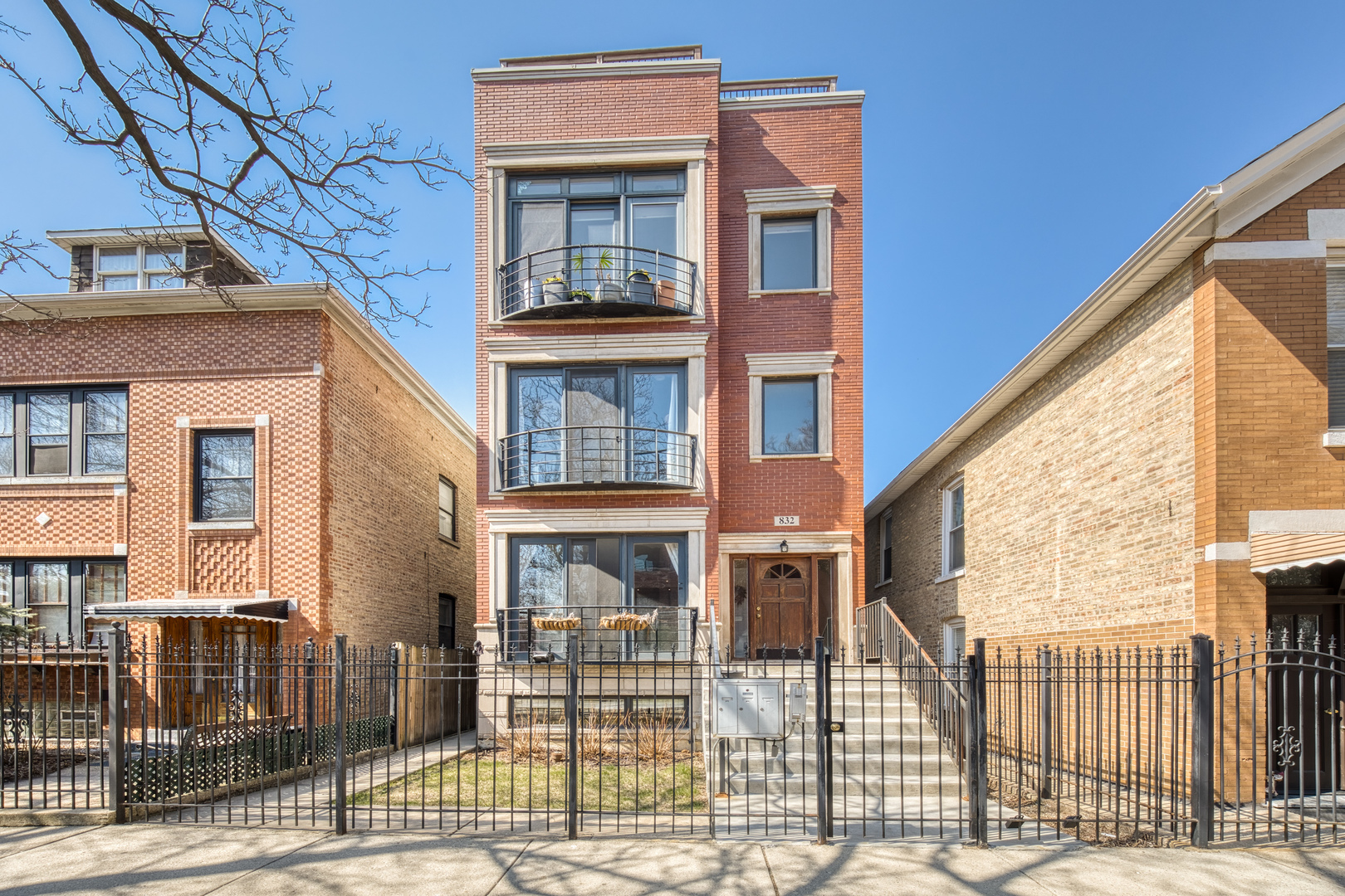 832 Washtenaw Avenue