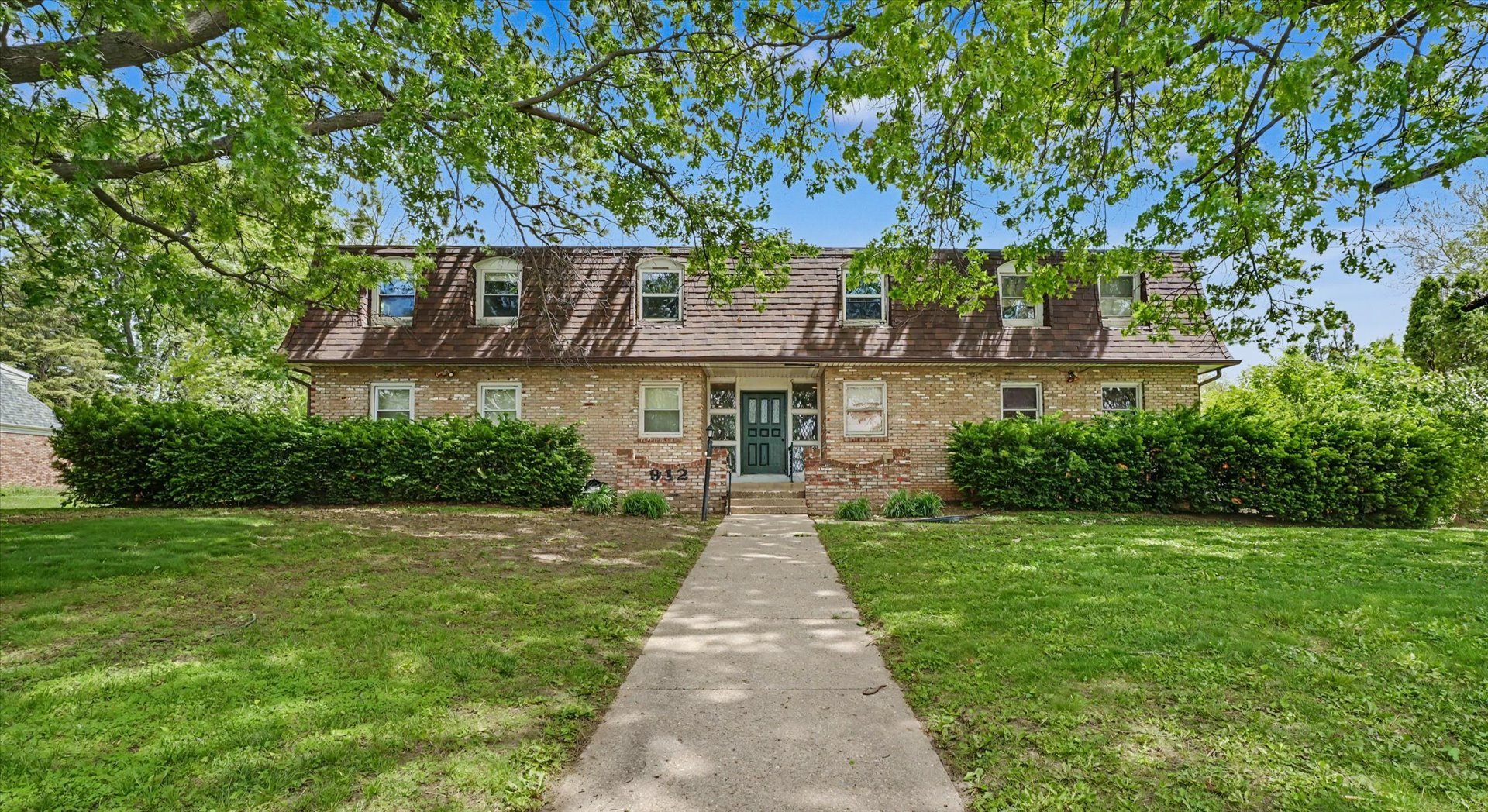 912 Crescent Drive